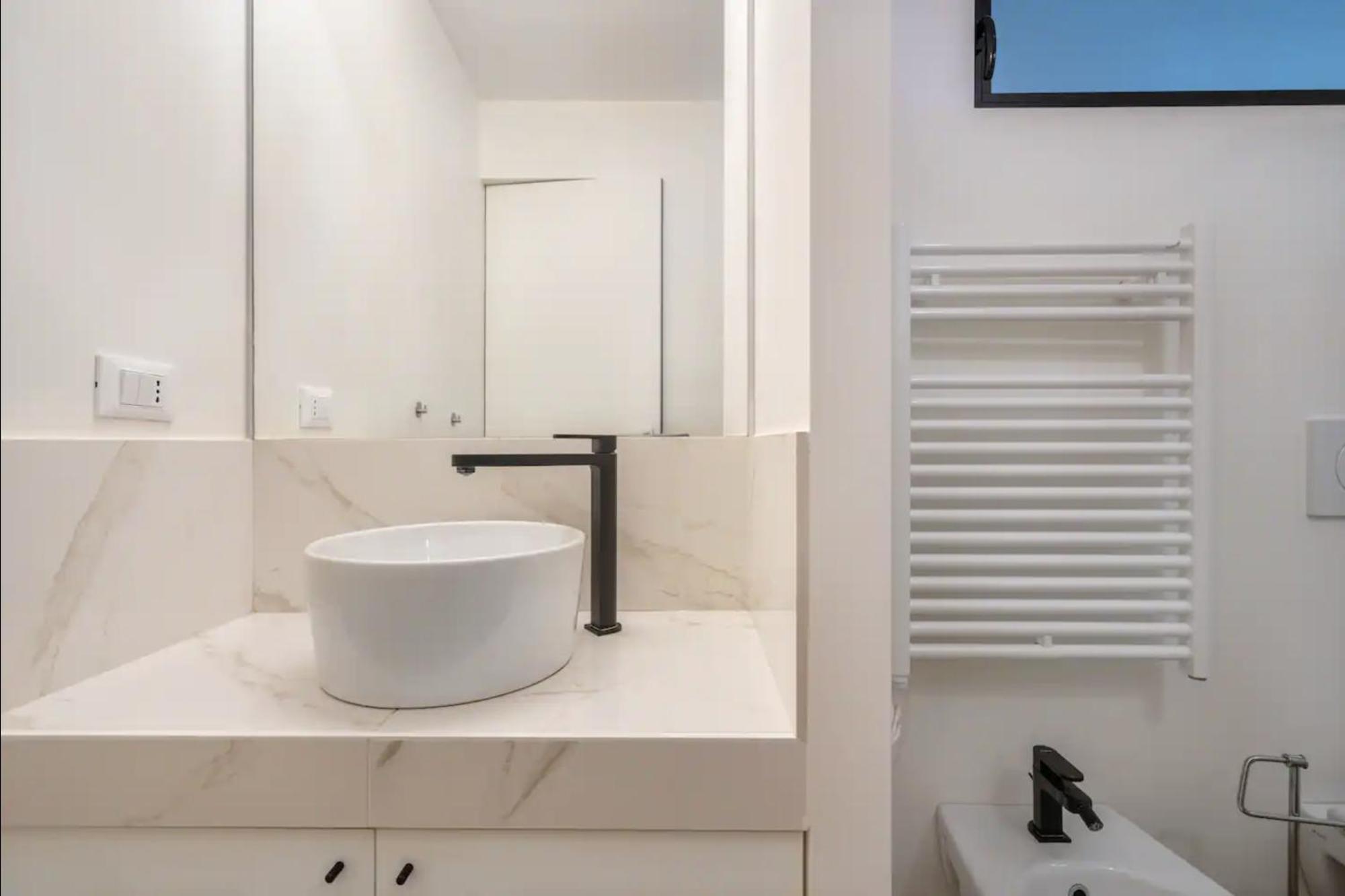 Modern Loft In Porta Venezia - Hosted By Sweetstay ミラノ エクステリア 写真